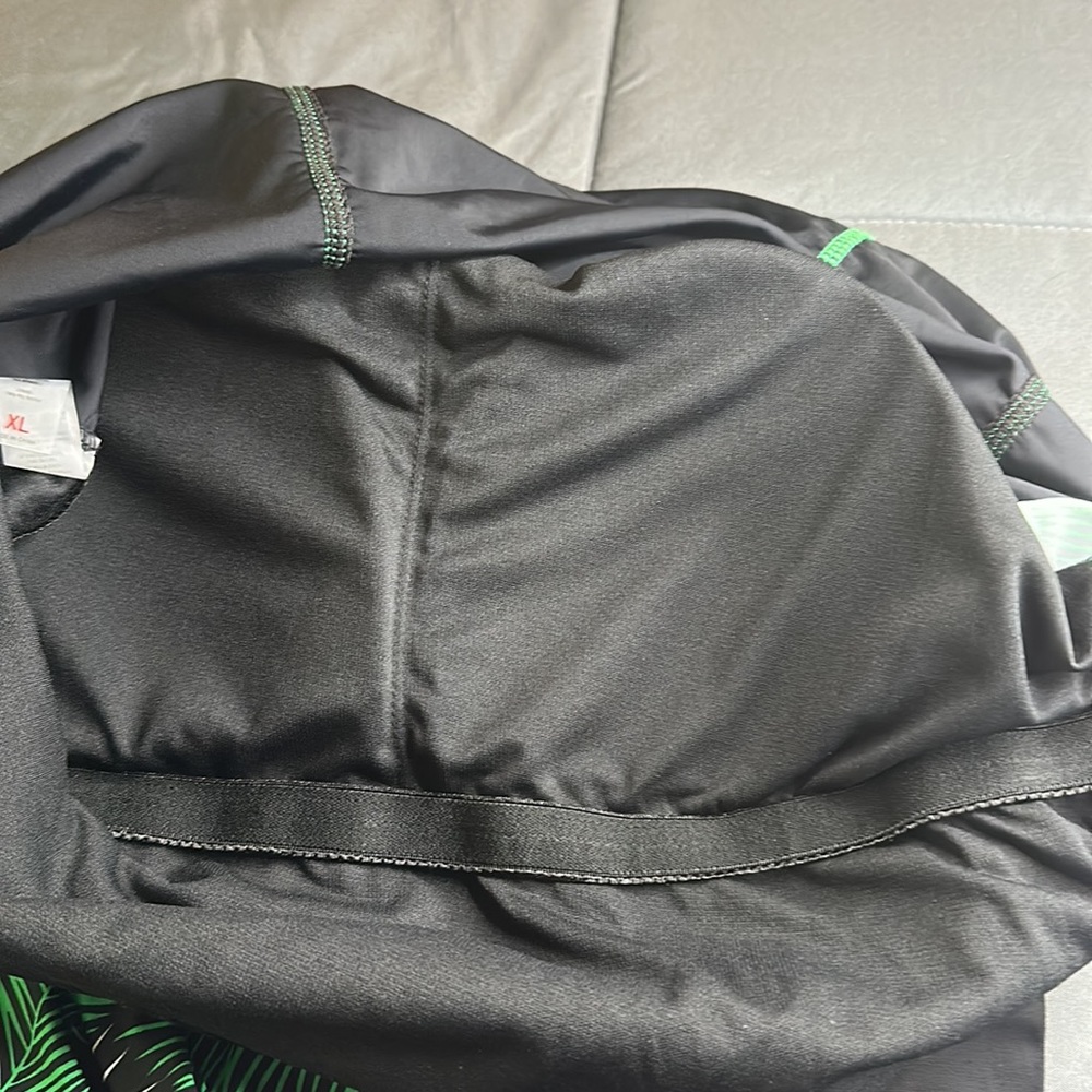 Women’s Rash Guard - Picture 4 of 8